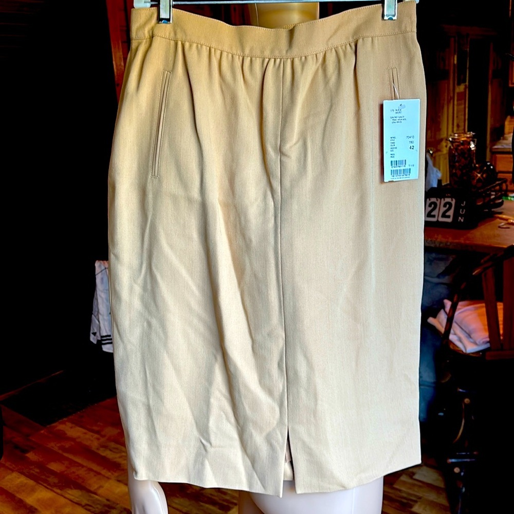 NWT‎ Escada Tan Pencil Skirt